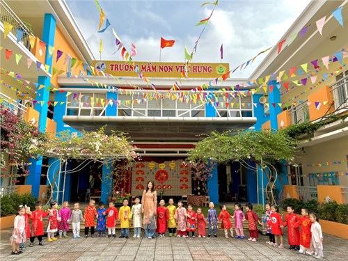Các bé lớp MGN B3 diện áo dài đón Xuân Giáp Thìn 2024